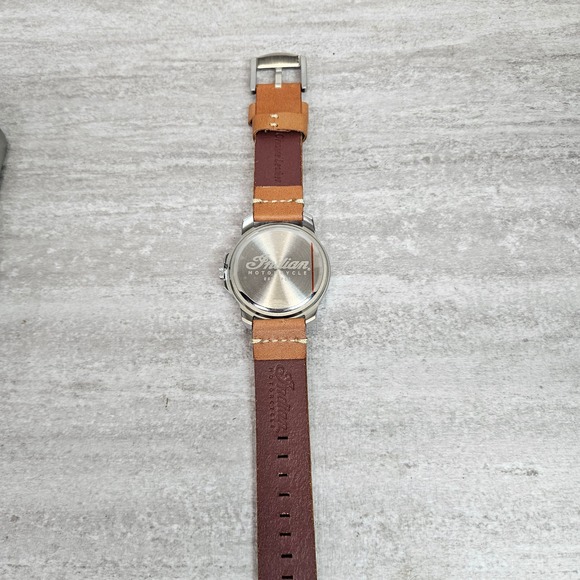 Indian Motorcycle Men's Watch Silver Tone Case Brown Leather Strap new - Picture 5 of 6